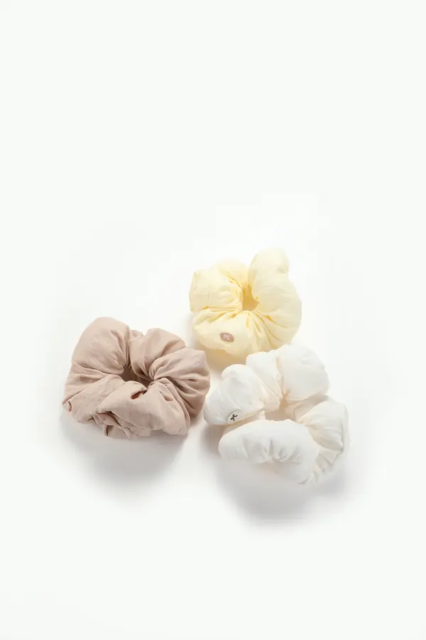 White Floral Scrunchie - Pink-Trim Hair Tie product image 4