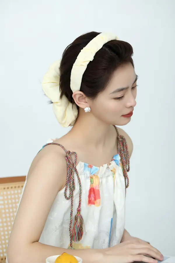Buttercream Ruched Headband - Wide Soft Band product image 1