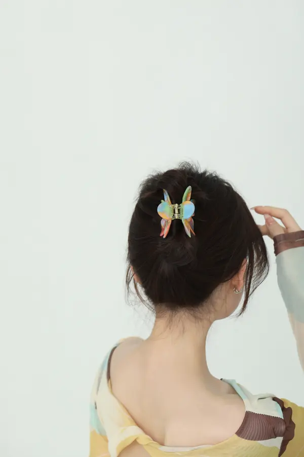 Translucent Flower Claw Clip - Strong-Hold Hair Clip product image 1