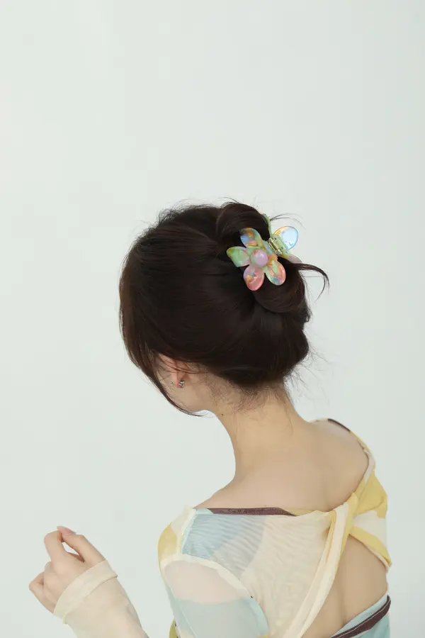 Translucent Flower Claw Clip - Strong-Hold Hair Clip product image 2