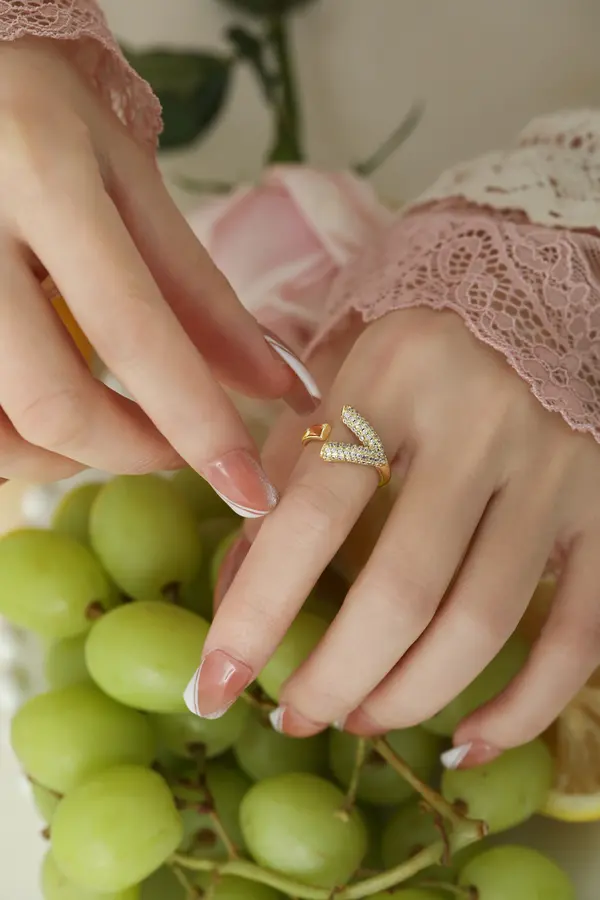 Classic Minimalist Ring – Everyday Elegance