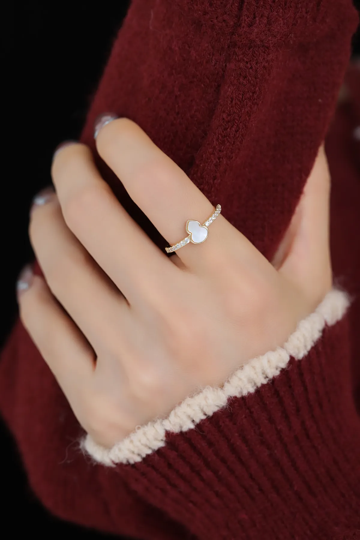 Sleek Minimalist Ring – Effortless Style