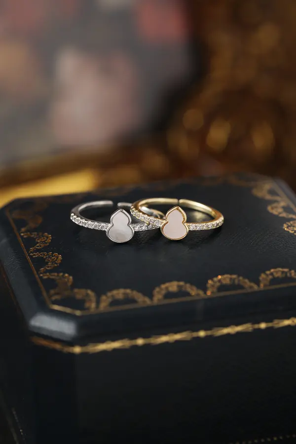 Sleek Minimalist Ring – Effortless Style