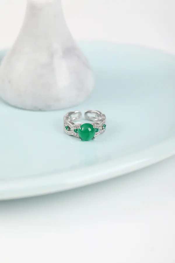 Refined Minimalist Ring – Daily Essential