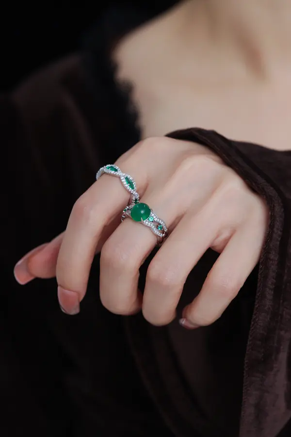 Refined Minimalist Ring – Daily Essential