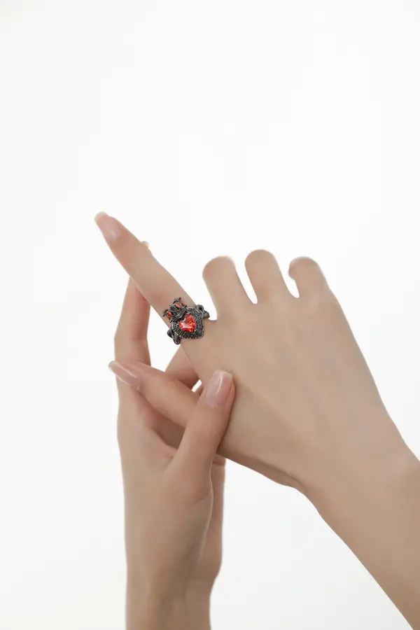 Timeless Minimalist Ring – Effortless Polish