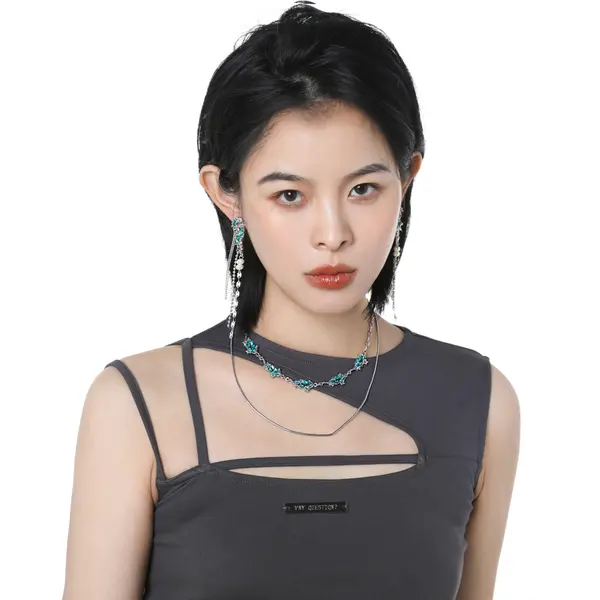 Clean Pendant Necklace