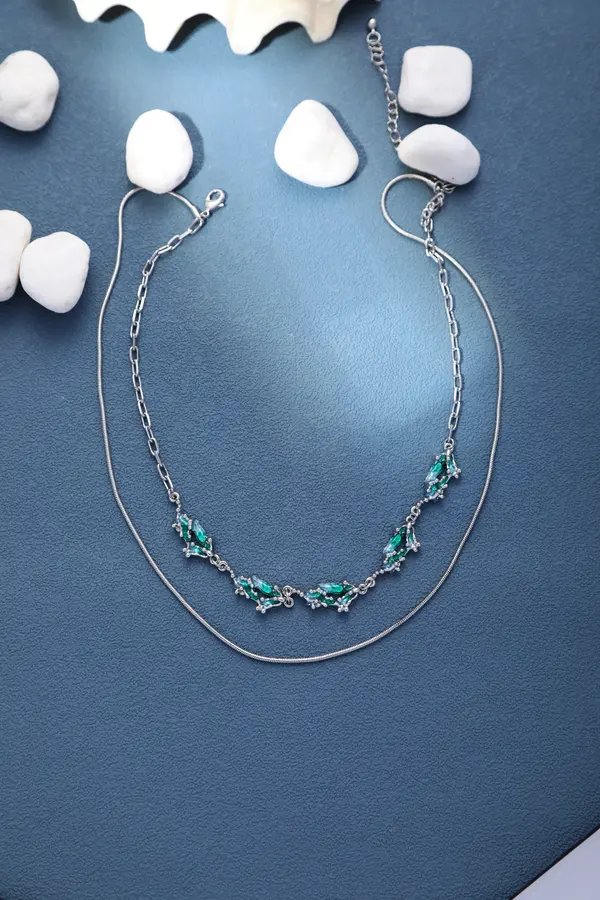 Clean Pendant Necklace