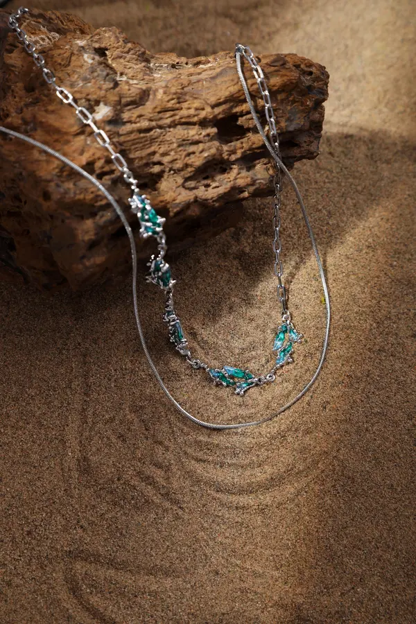 Clean Pendant Necklace