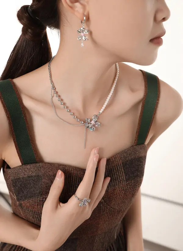 Soft Shine Necklace