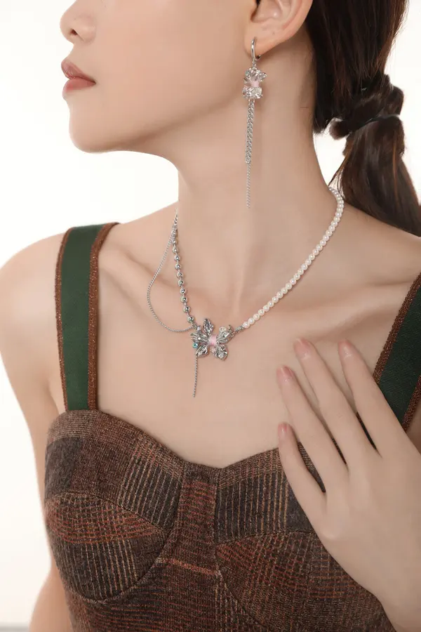 Soft Shine Necklace