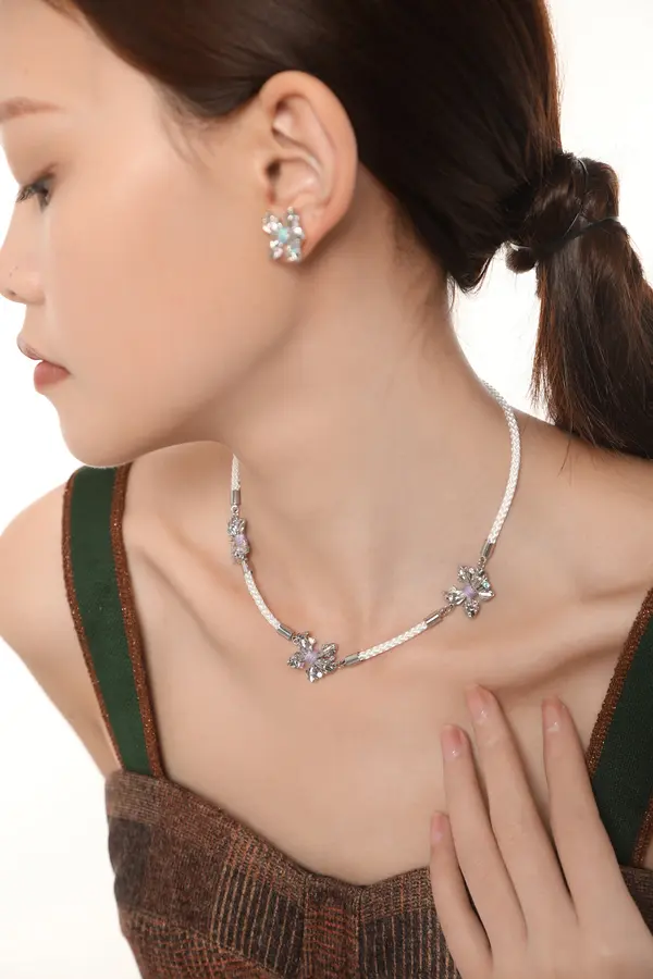 Light Layer Necklace