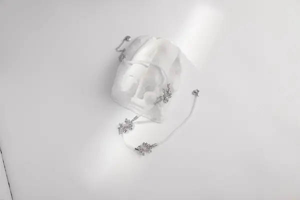 Light Layer Necklace