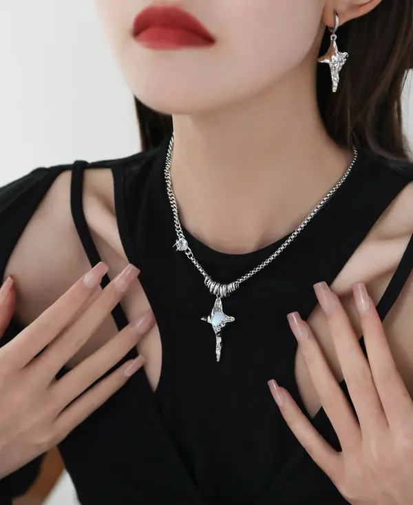 Polished Pendant Necklace